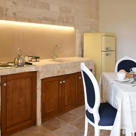 Trulli E Puglia Luxury 4* אלברובלו
