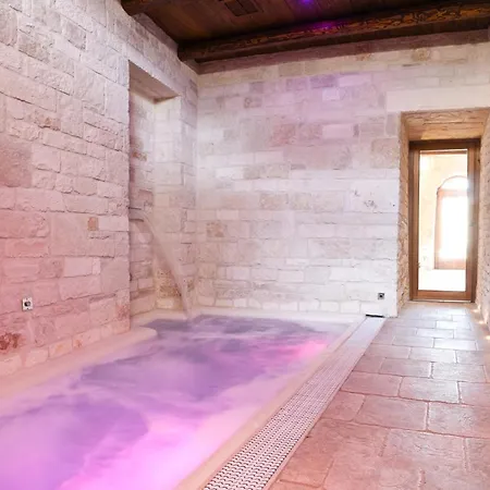 מלון דירות Trulli E Puglia Luxury 4*